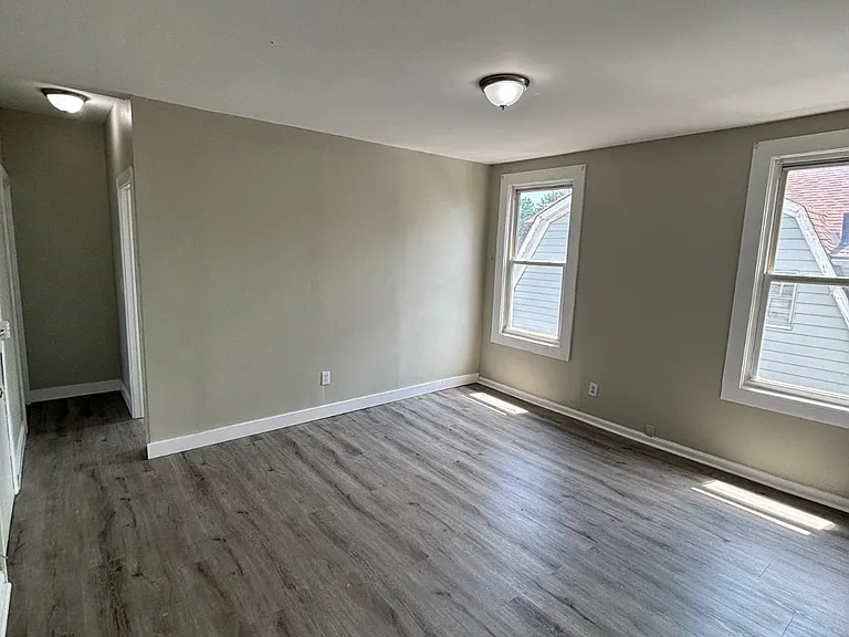 27-29 N Munn Ave #2 — Photo 8