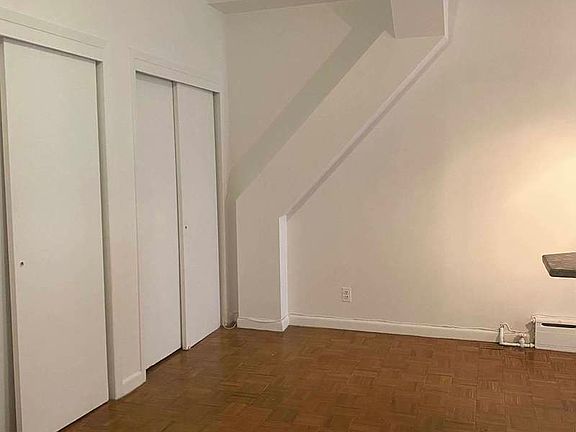 4th image of 52 E 13th St #44D