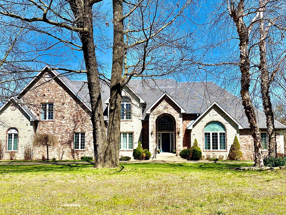1st image of 1001 Oakmont Dr