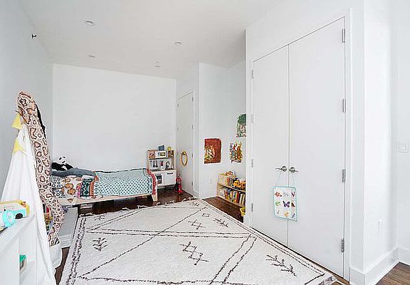 5th image of 230 E 124th St APT 4B