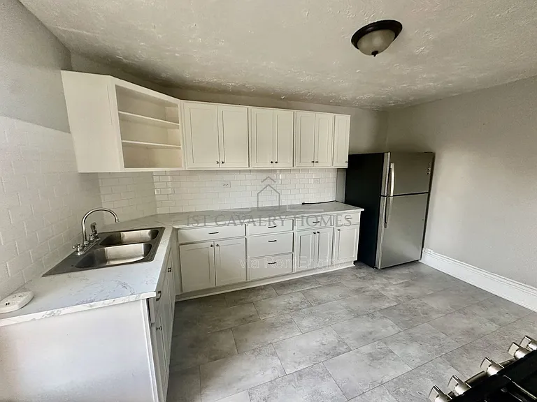 202 Crosby St — Photo 10