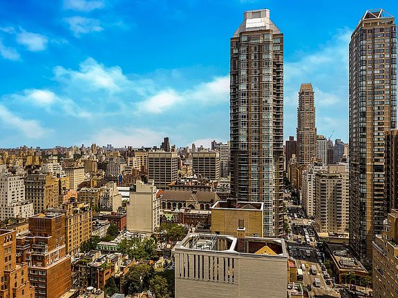 3rd image of 167 E 61st St APT 30E