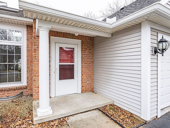 3rd image of 19 Amberwood Pl