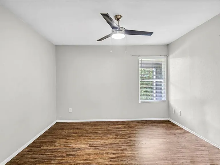 Whispering Pines Apartments — Photo 15