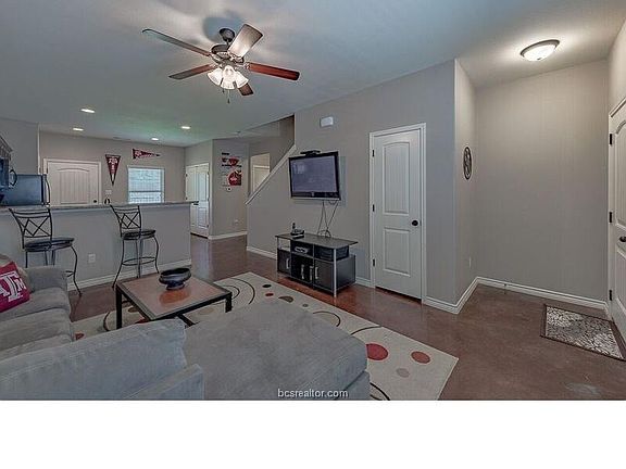 3rd image of 129 Watson St