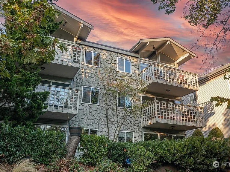 Mid-century modern gem