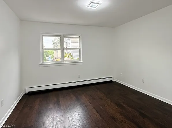 19 Van Rensselear St APT 3, Belleville, NJ 07109