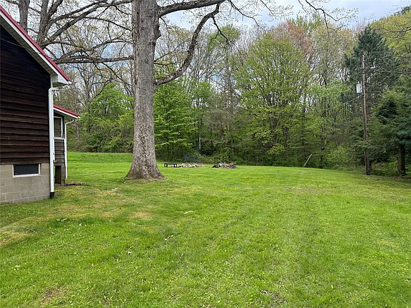 5th image of 13694 Stewart Ln