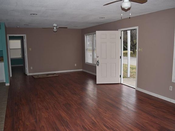 4th image of 3701 Waldorf St