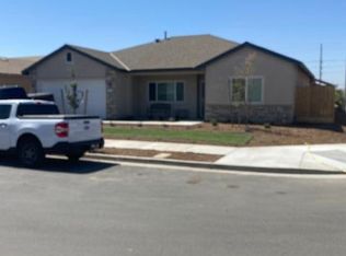 1125 S Ohio Pl E, Porterville, CA 93257