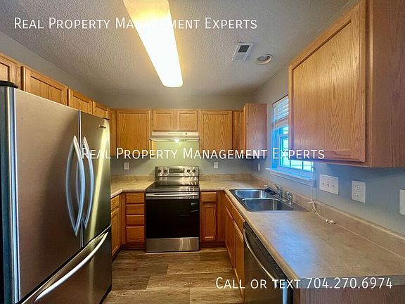 3rd image of 12438 Hennigan Place Ln