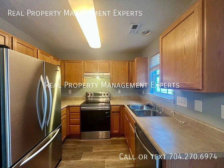 12438 Hennigan Place Ln — Photo 3
