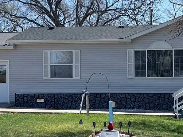 210 Dakota Ave, Geddes, SD 57342