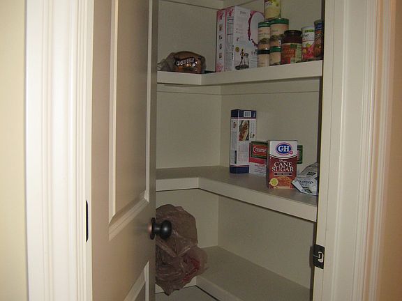 Walk-in Pantry