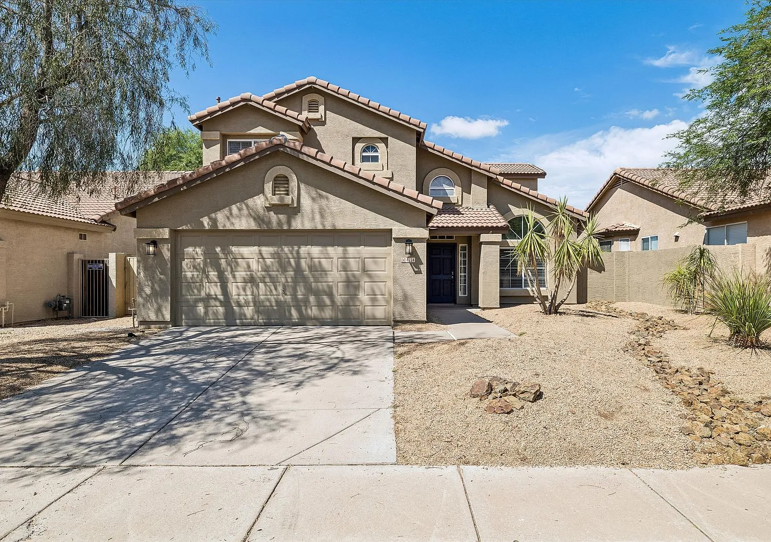 Tatum Highlands absolute beaty ready now 4 bedroom, 3 full bathroom, Bedroom and bathroom on 1st ... — Photo 3