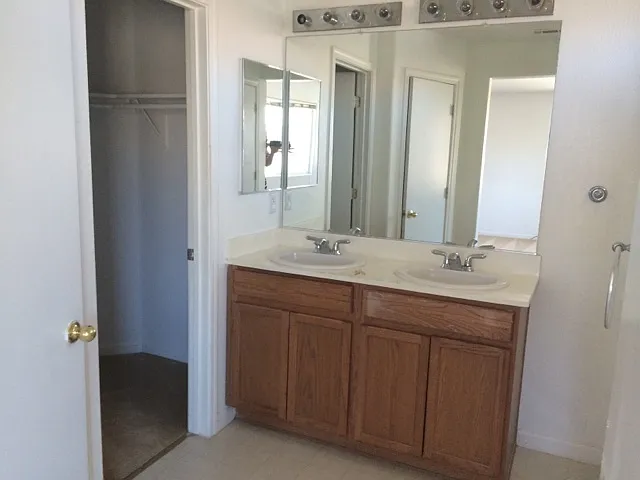 2328 S Fallbrook Dr — Photo 76