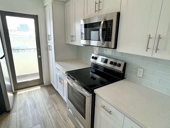 5th image of 1251 Armacost Ave APT 205