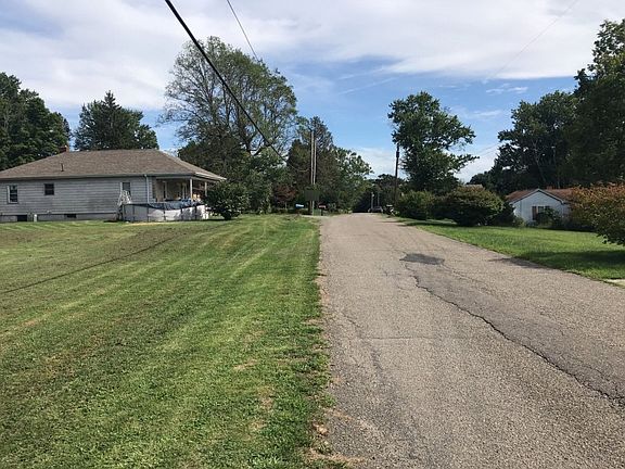 4th image of 338 Emmett Way
