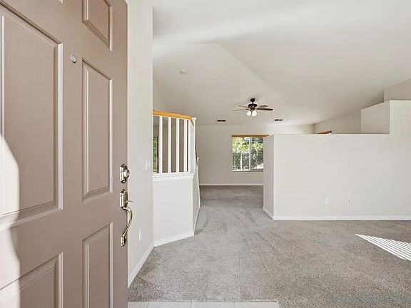 5th image of 31938 Honeysuckle Ct