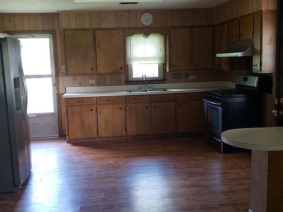 3rd image of 2908 Pine St