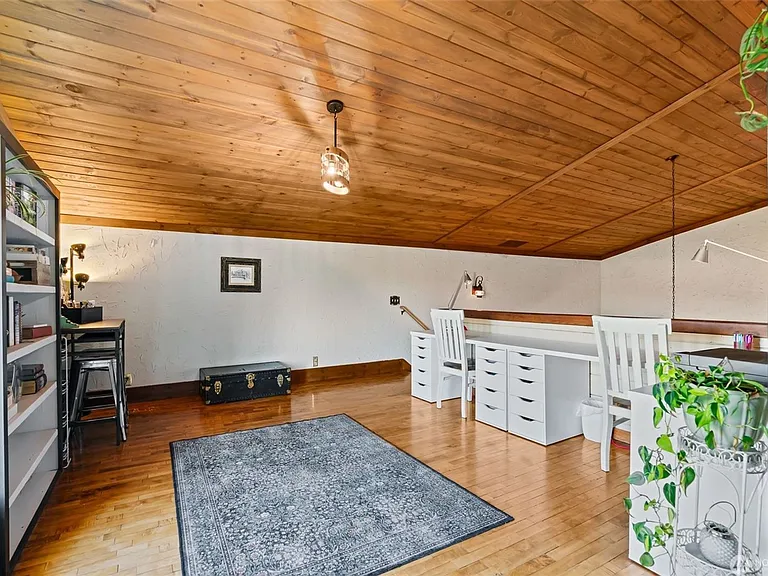 620 Clarke Rd — Photo 11