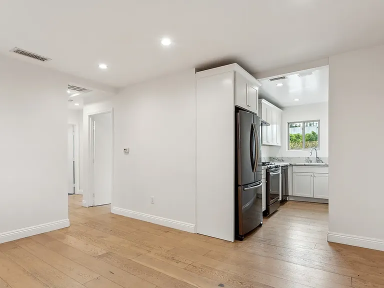 652 Vernon Ave #2 — Photo 29