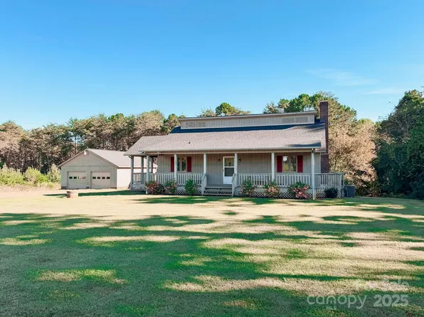 4226 16th St NE, Hickory, NC 28601