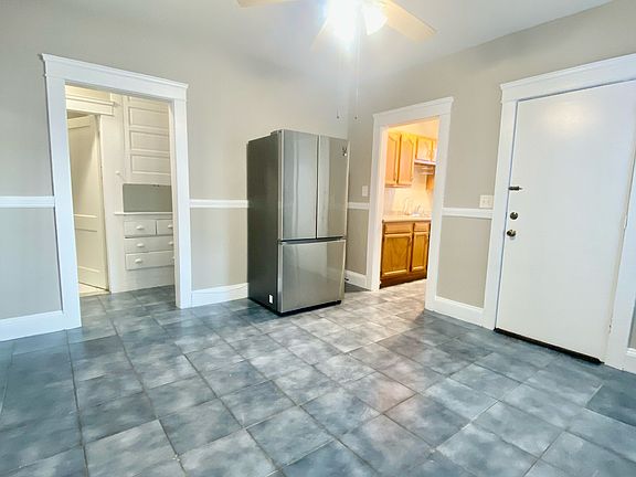 2nd image of 154-156 Gallatin St #154