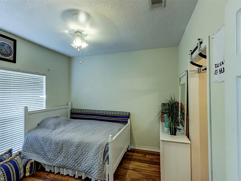 217 Navarro Dr — Photo 10