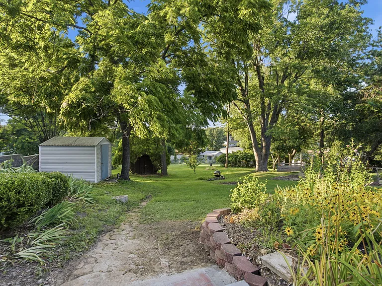 2416 Ridgecrest Dr — Photo 35