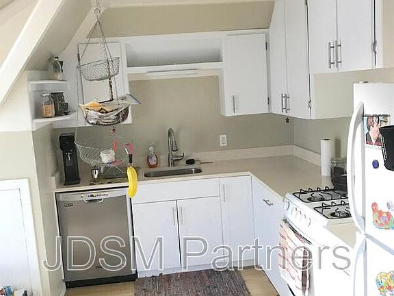 2nd image of 1260 Vine St APT 5