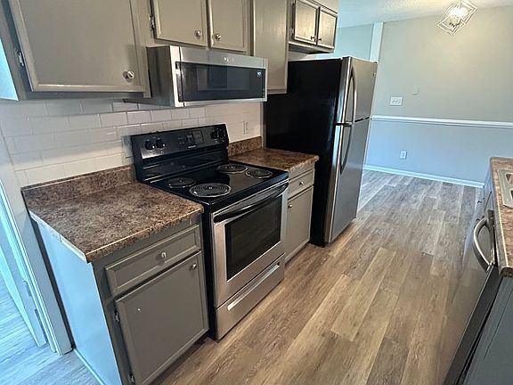 3rd image of 412 Oakridge Ave APT 41