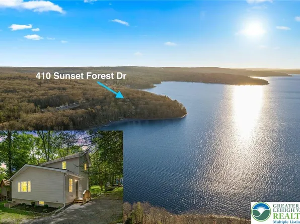 410 Sunset Forest Dr, Hawley, PA 18428