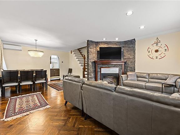 5th image of 7001 Louise Ter