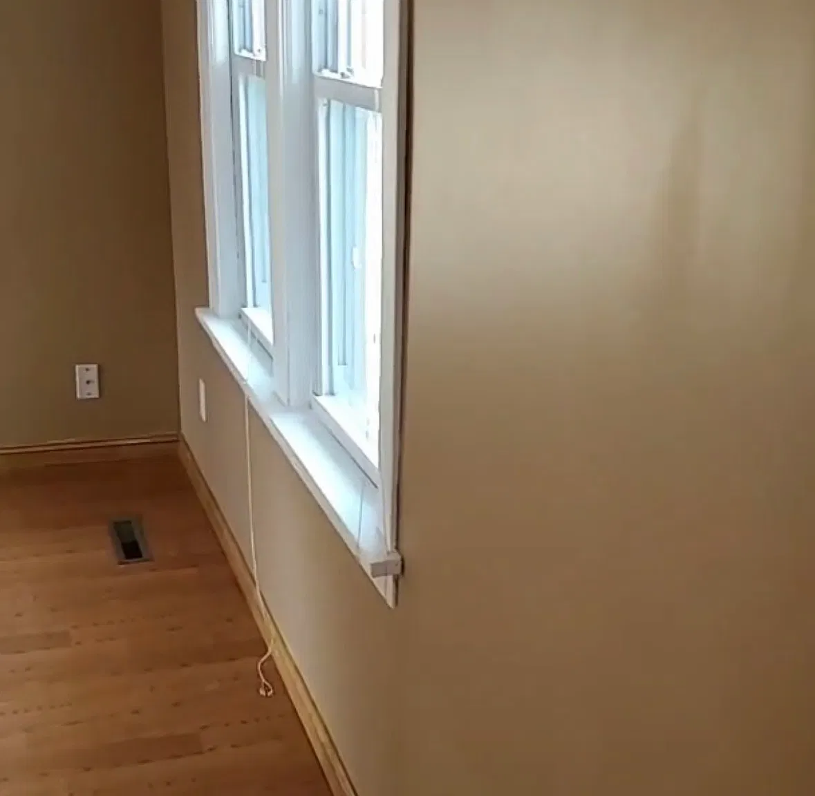 4 bed, 1007 sqft, $2,300 — Photo 3