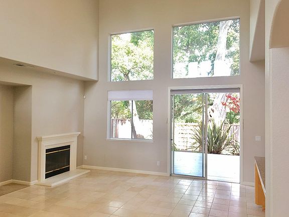 3rd image of 328 Spyglass Way