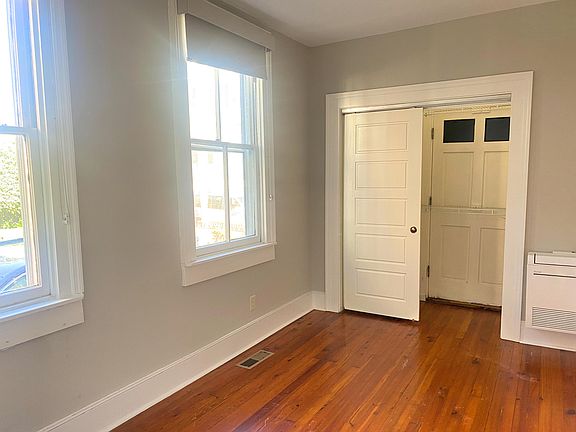 5th image of 9 Gadsden St