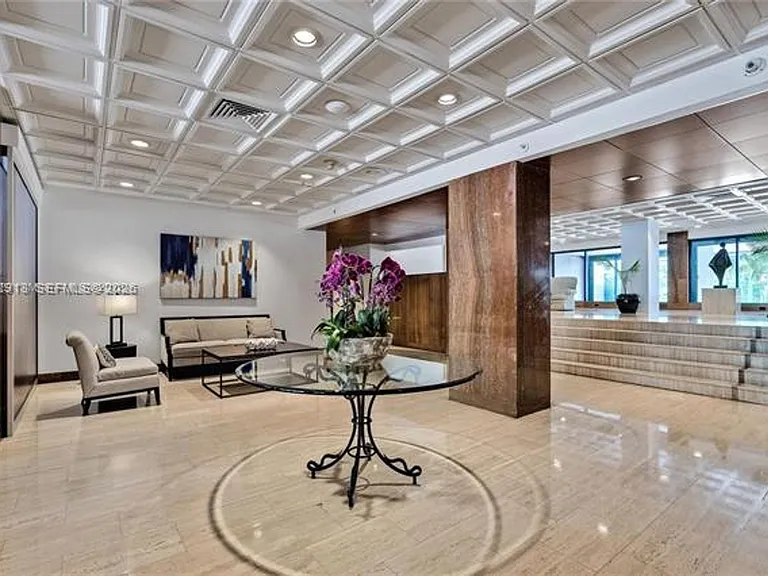 2333 Brickell Ave #812 — Photo 33