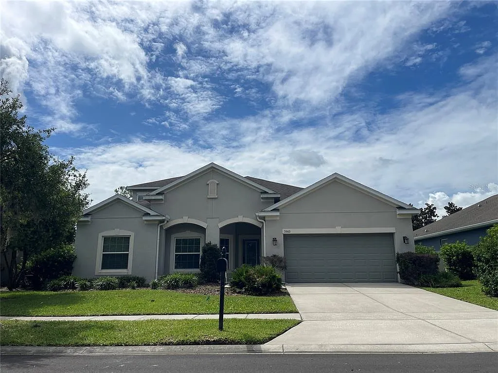 6 bed, 4.0 bath, 3545 sqft, $2,999 — Photo 1