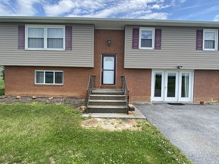 39 Timothy Dr — Photo 1