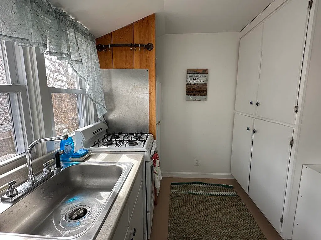 2 bed, 654 sqft, $2,600 — Photo 4