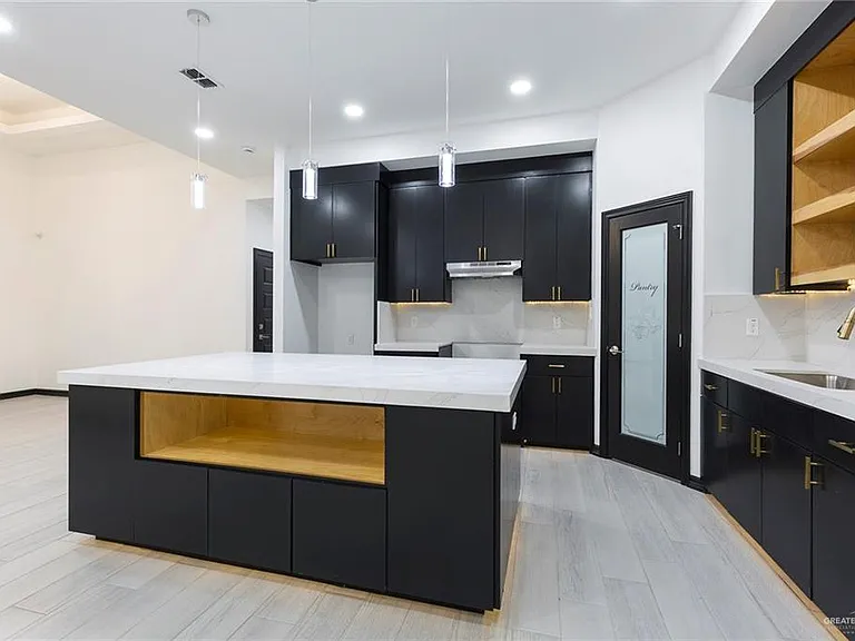 608 Juan Seguin St — Photo 20