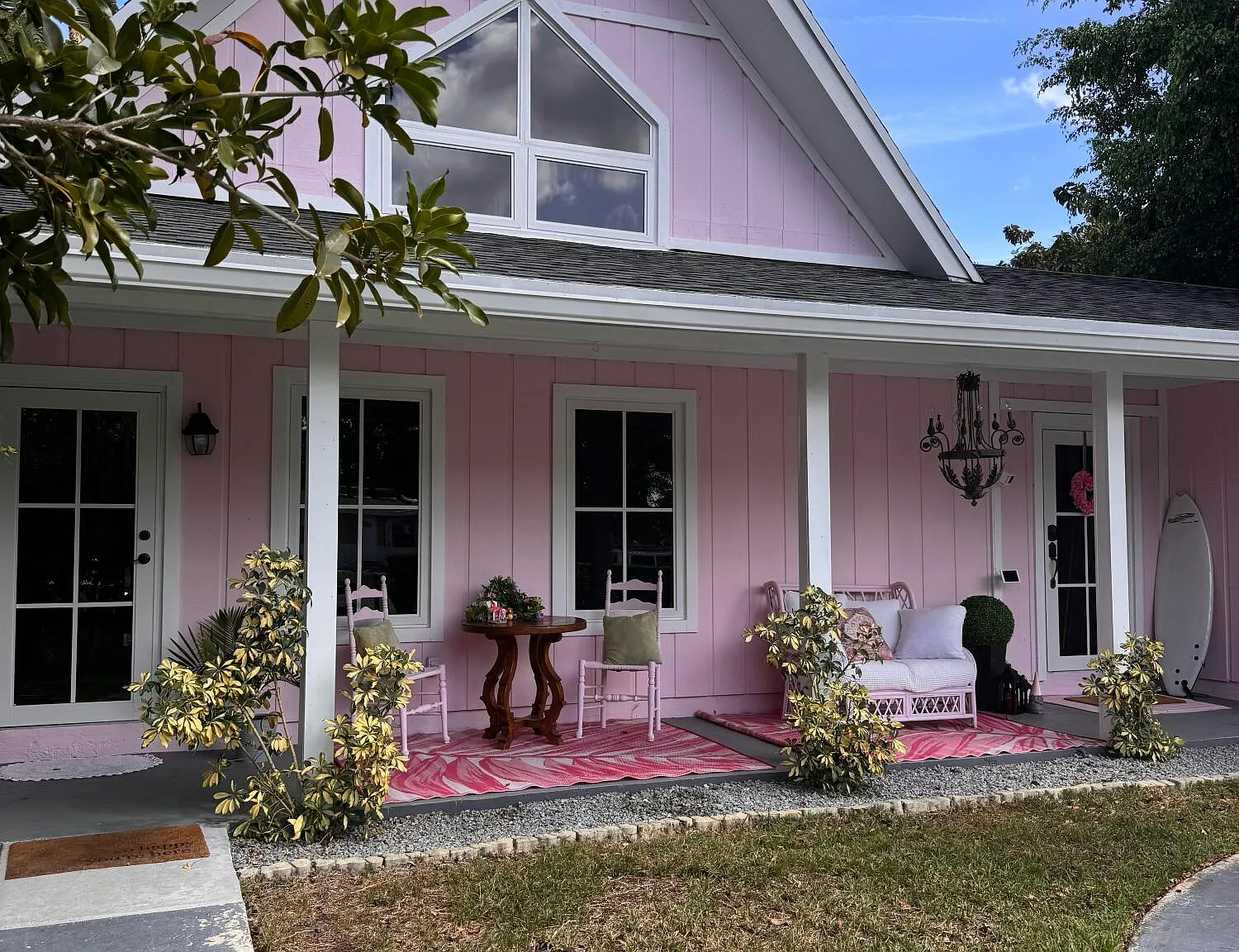 4 bed, 3.0 bath, 2136 sqft, $6,500 — Photo 1