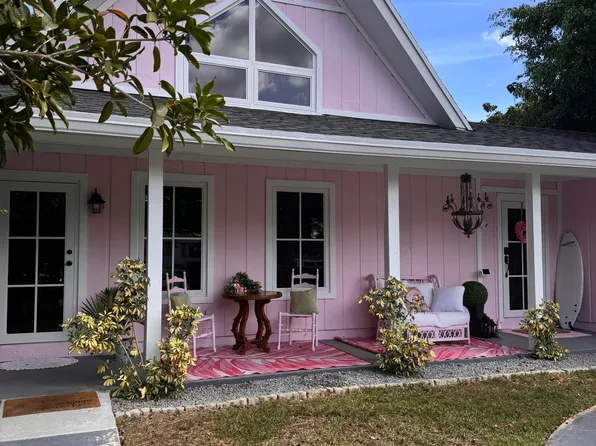 1256 Palmetto Rd, Haverhill, FL 33417