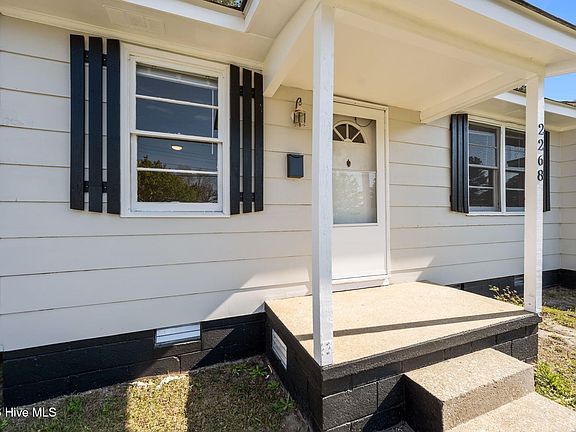 4th image of 2266-2268 Onslow Drive