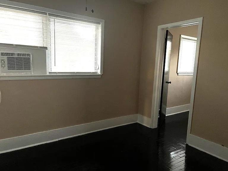 407 Engman St #B — Photo 15