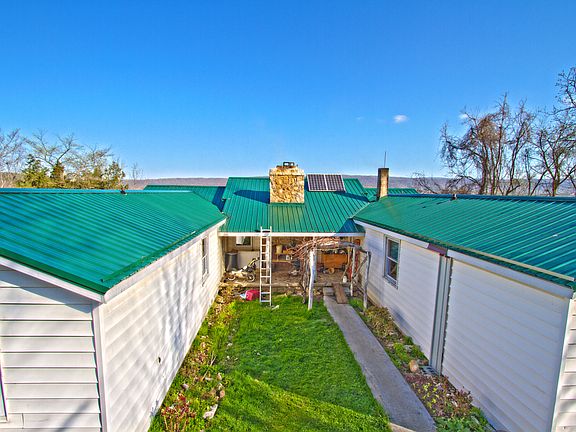 3rd image of 383 Mountain View Ln