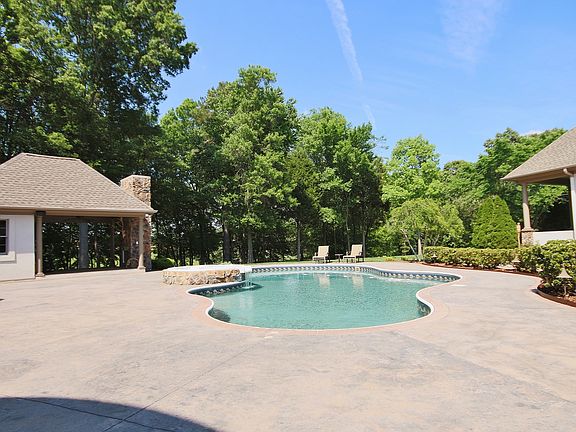 5th image of 1425 Teeter Farms Dr
