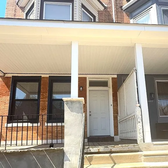 451 W Bringhurst St — Photo 3