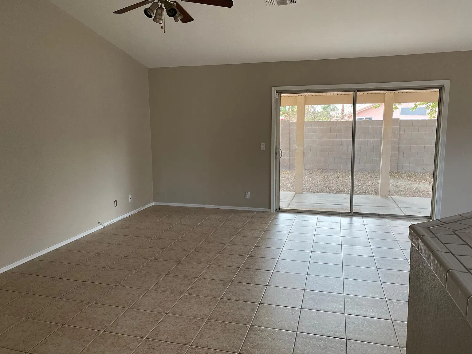 3 bed, 1650 sqft, $2,300 — Photo 4